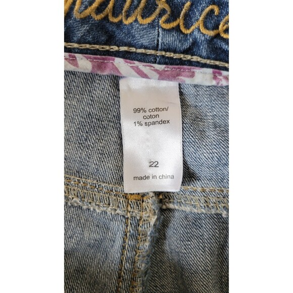 Women's Plus Size Light Acid Wash Distressed Jeweled Short Shorts - Picture 3 of 3